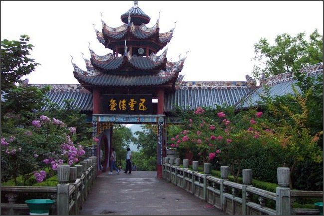 China - daoistische Tempelanlage auf dem Ming Shan