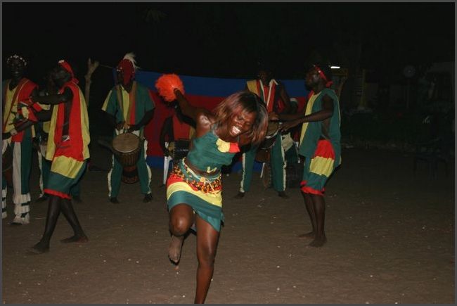 Gambia 2007 - Trommeln und Tanz im Senegal