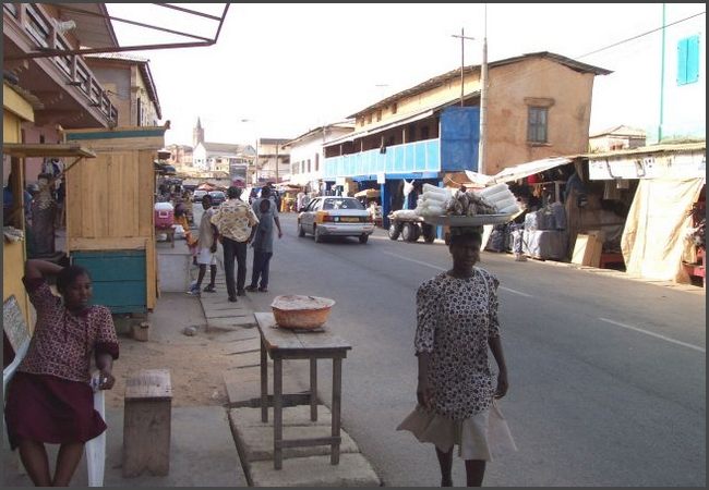 Einkaufsstra&szlig;e in Cape Coast