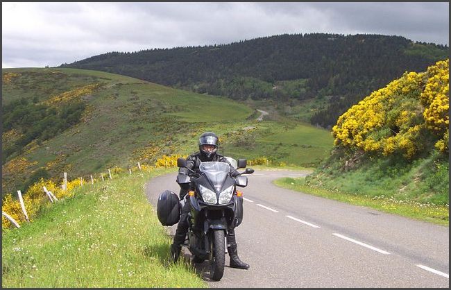 Kurven fahren im Zentralmassiv