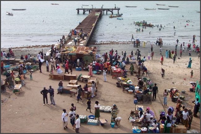 Gambia 2007 - Fischerhafen in Bakau