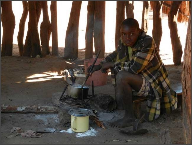 Sambia -Dorf bei Livingstone