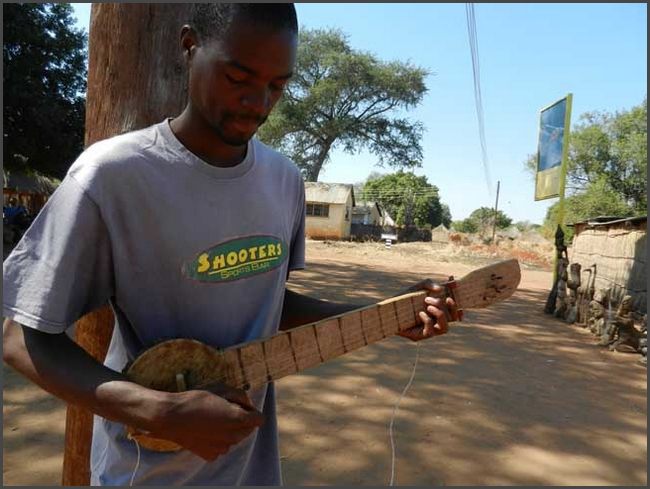 Sambia -Dorf bei Livingstone